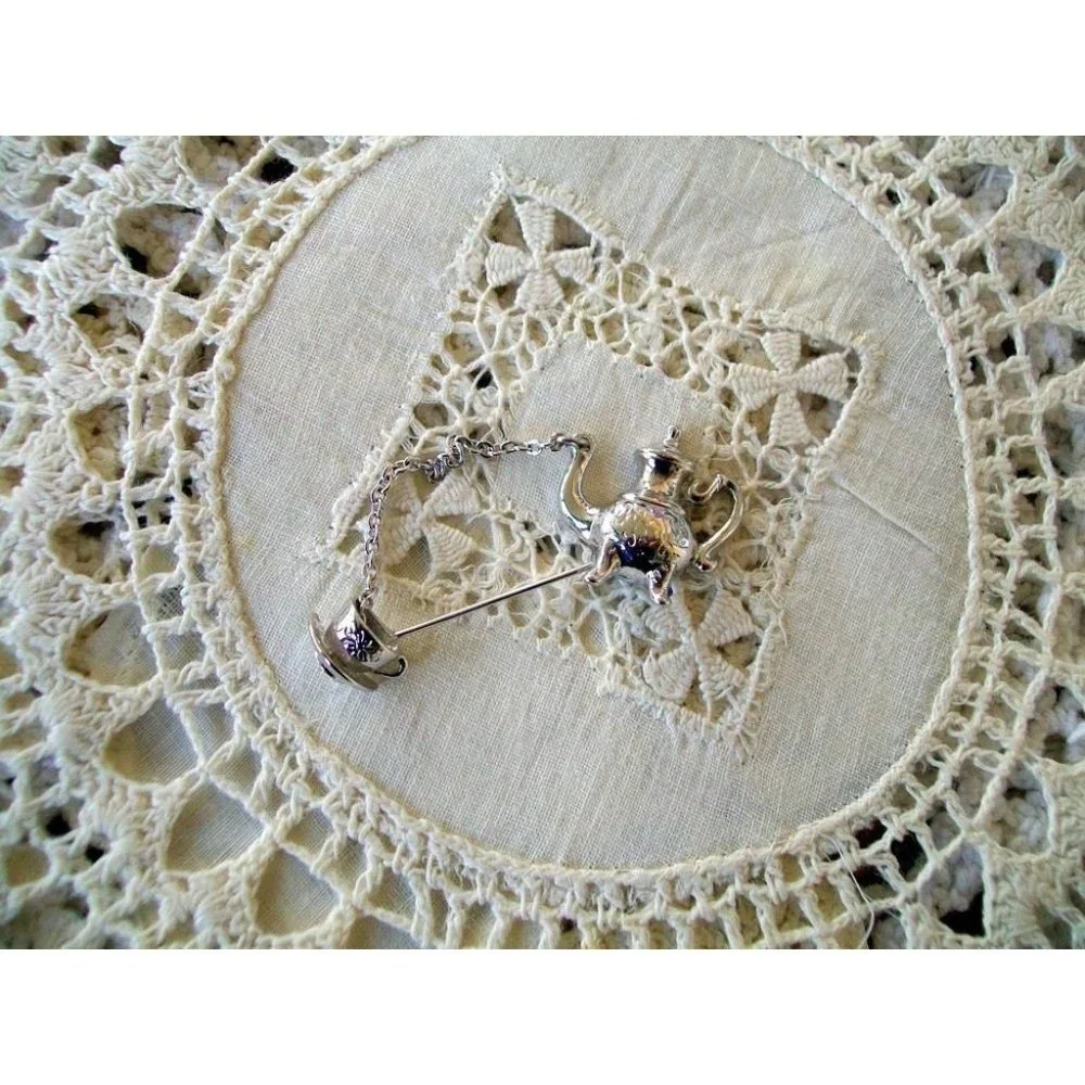 A Teapot Pouring into a Teacup Vintage Stickpin Silver Tone Avon - Picture 4 of 5